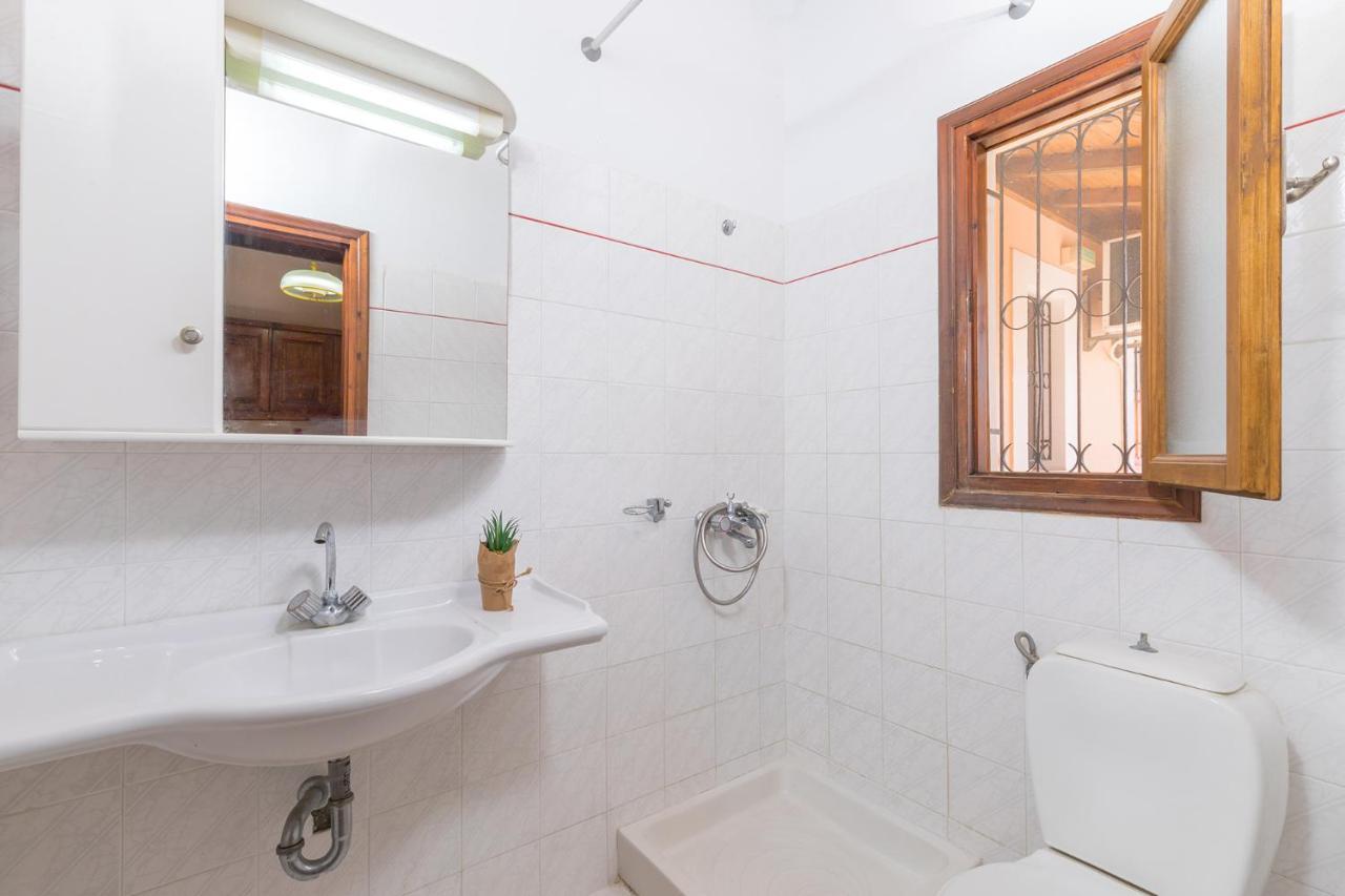 Nikos Pool - Ground Floor 3*